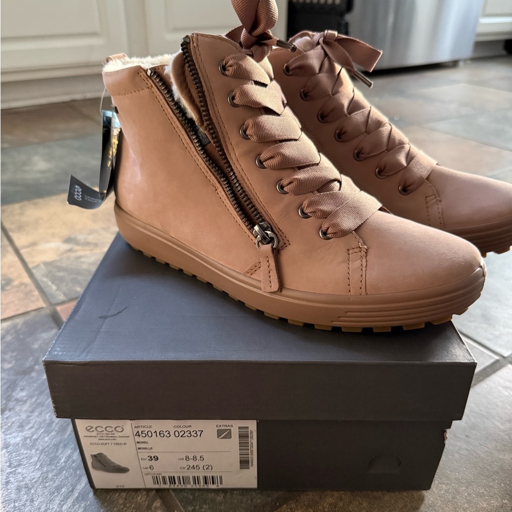 Women’s Ecco Soft 7 Tred Boot Sz 39 View 2